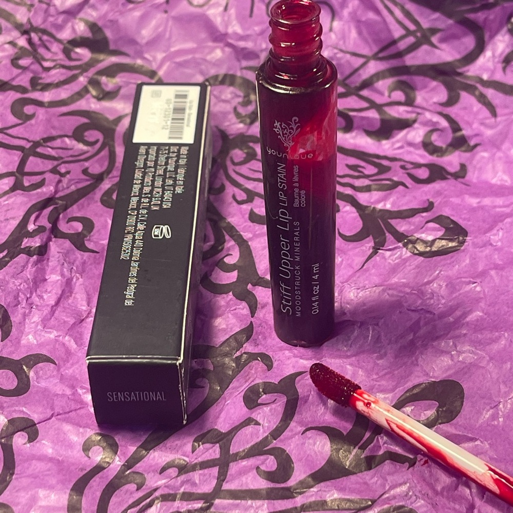 Younique Stiff Upper Lip lip stain - Sensational